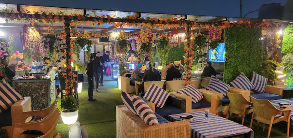 Bali's Rooftop Lounge - Bar & Lounge