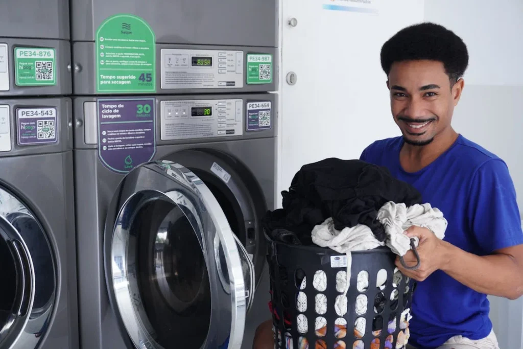 Laundry professional from the best laundry service in NYC
